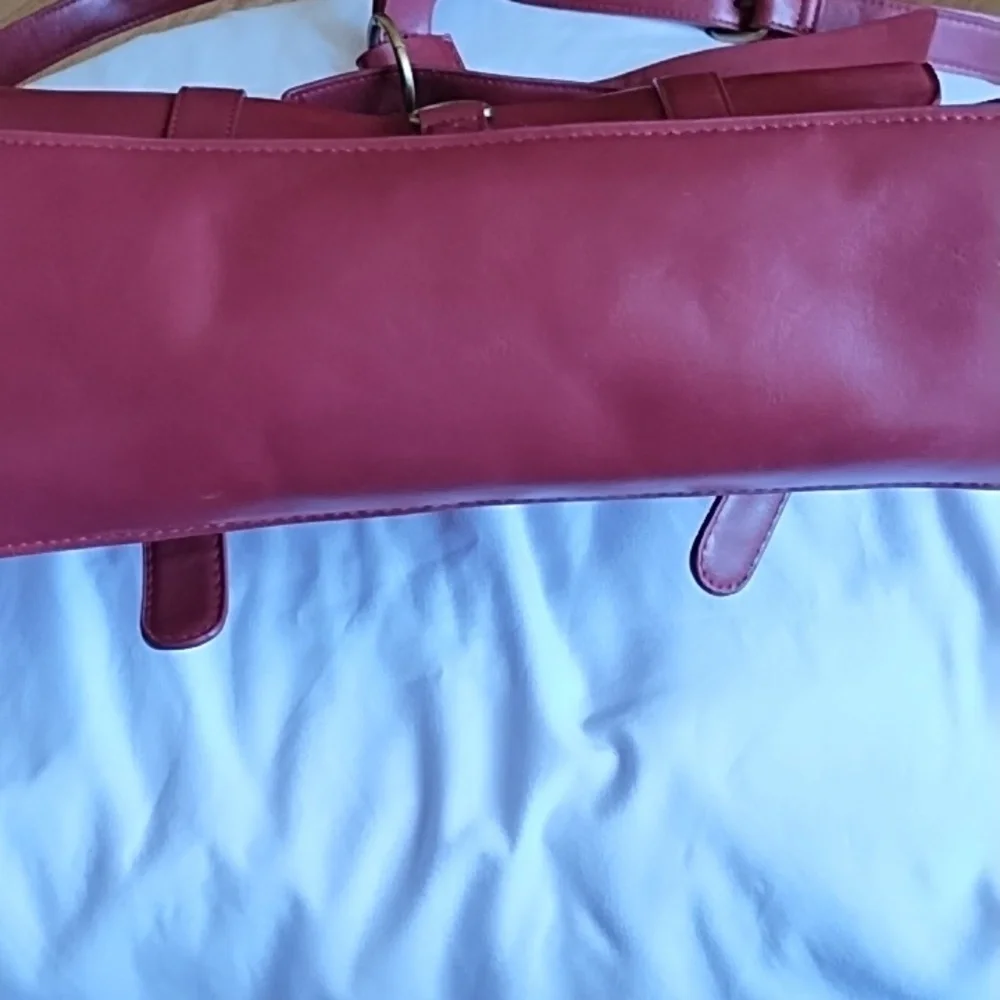 Red faux leather messenger bag/briefcase